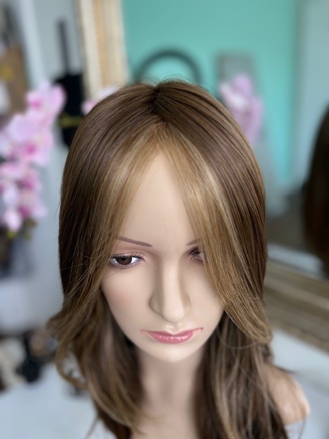 Greta Wig Luxury Synthetic 18 inch 21,5-22,5 cap - Image 6