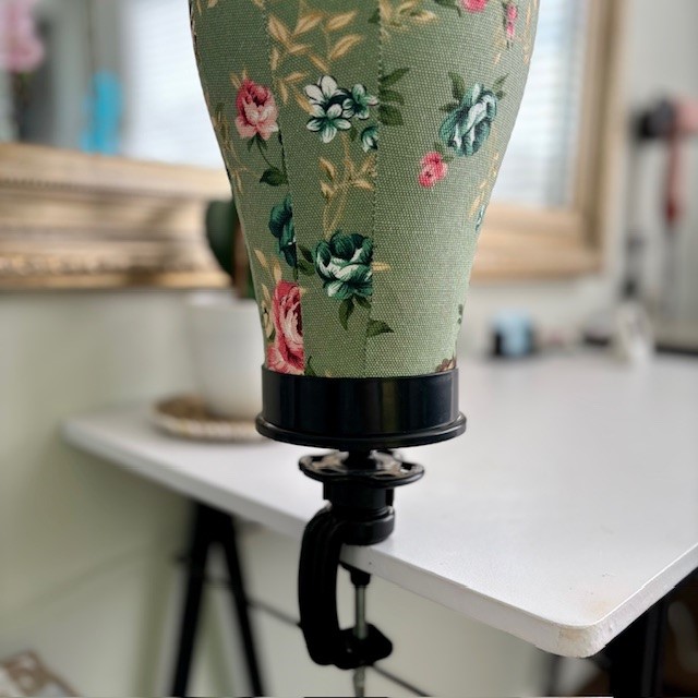 Flower Wig Holder/Styling - Image 3