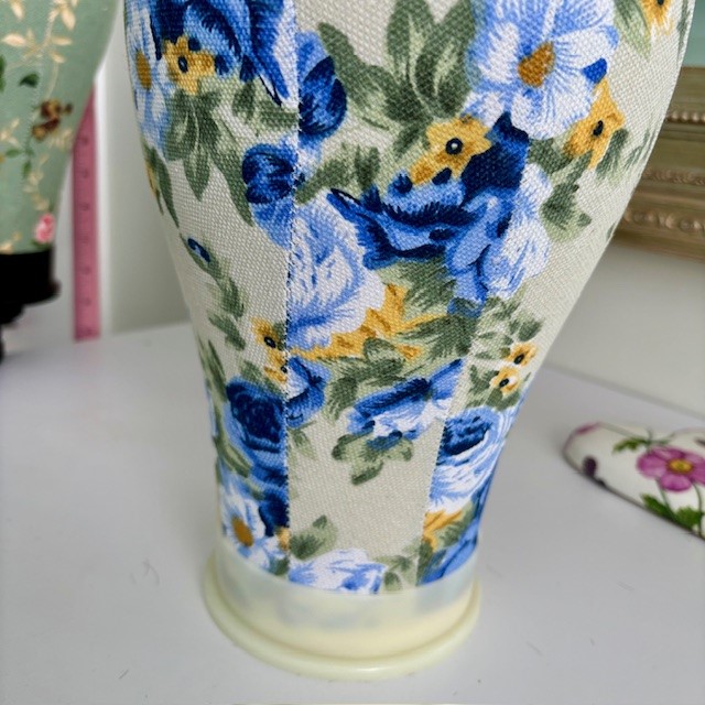 Flower Wig Holder/Styling - Image 3